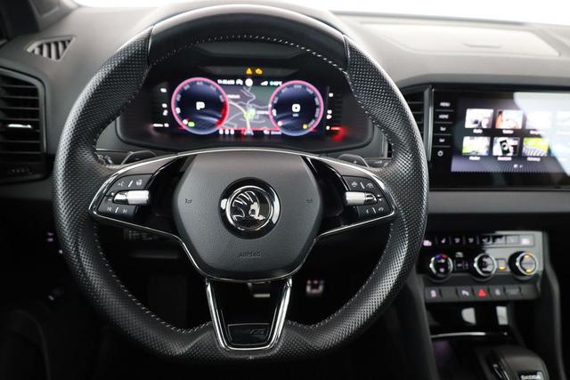 Skoda Karoq Sportline 4x4 2.0 TSI DSG 4x4, Pano, AHK, Navi, Matrix, el. Klappe, FS-beheizbar, 19-Zoll, 1. Hand 
