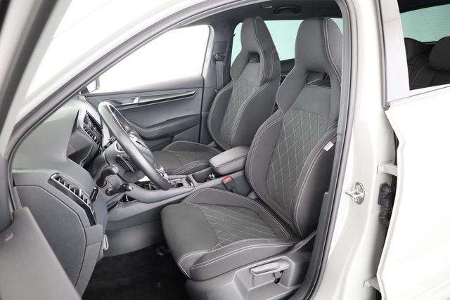 Skoda Karoq Sportline 4x4 2.0 TSI DSG 4x4, Pano, AHK, Navi, Matrix, el. Klappe, FS-beheizbar, 19-Zoll, 1. Hand 