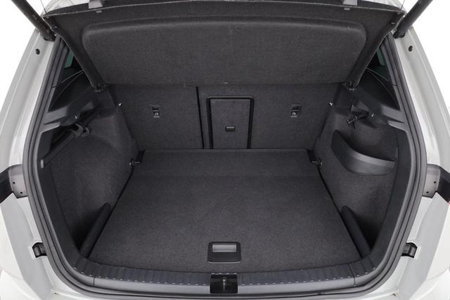 Skoda Karoq Sportline 4x4 2.0 TSI DSG 4x4, Pano, AHK, Navi, Matrix, el. Klappe, FS-beheizbar, 19-Zoll, 1. Hand 