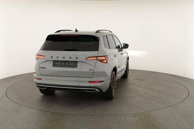 Skoda Karoq Sportline 4x4 2.0 TSI DSG 4x4, Pano, AHK, Navi, Matrix, el. Klappe, FS-beheizbar, 19-Zoll, 1. Hand 