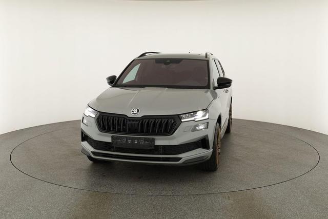 Skoda Karoq Sportline 4x4 2.0 TSI DSG 4x4, Pano, AHK, Navi, Matrix, el. Klappe, FS-beheizbar, 19-Zoll, 1. Hand 