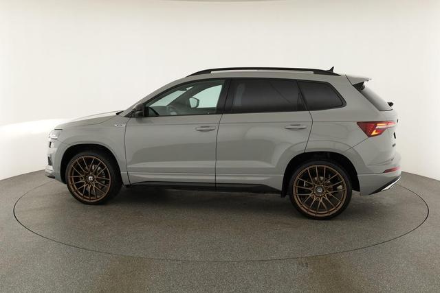 Skoda Karoq Sportline 4x4 2.0 TSI DSG 4x4, Pano, AHK, Navi, Matrix, el. Klappe, FS-beheizbar, 19-Zoll, 1. Hand 