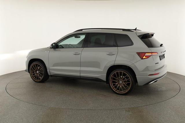 Skoda Karoq Sportline 4x4 2.0 TSI DSG 4x4, Pano, AHK, Navi, Matrix, el. Klappe, FS-beheizbar, 19-Zoll, 1. Hand 