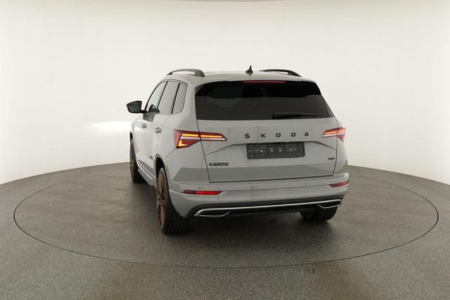 Skoda Karoq Sportline 4x4 2.0 TSI DSG 4x4, Pano, AHK, Navi, Matrix, el. Klappe, FS-beheizbar, 19-Zoll, 1. Hand 
