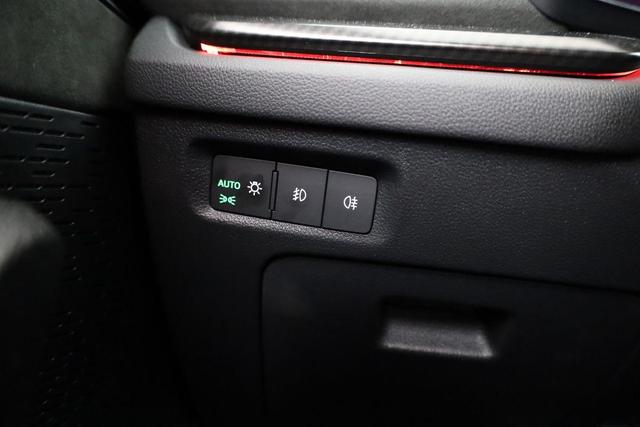 Skoda Octavia Combi RS Plus 4x4 TDI DSG, AHK, HuD, Matrix, Side, 19-Zoll 