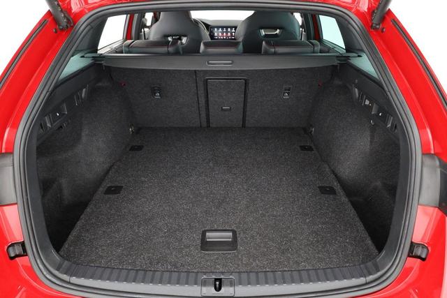 Skoda Octavia Combi RS Plus 4x4 TDI DSG, AHK, HuD, Matrix, Side, 19-Zoll 