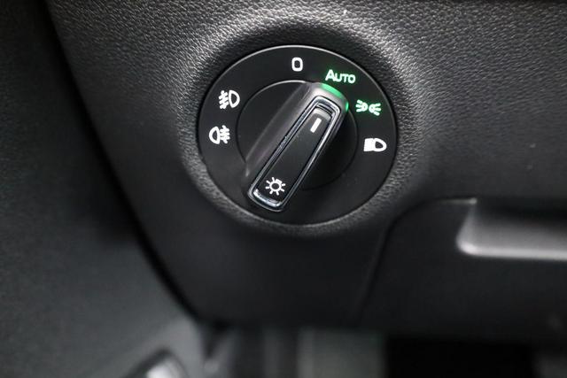 Skoda Karoq Style 1.5 TSI DSG Style, LED, Navi, Kamera, ACC, AppConnect, Ladeboden 