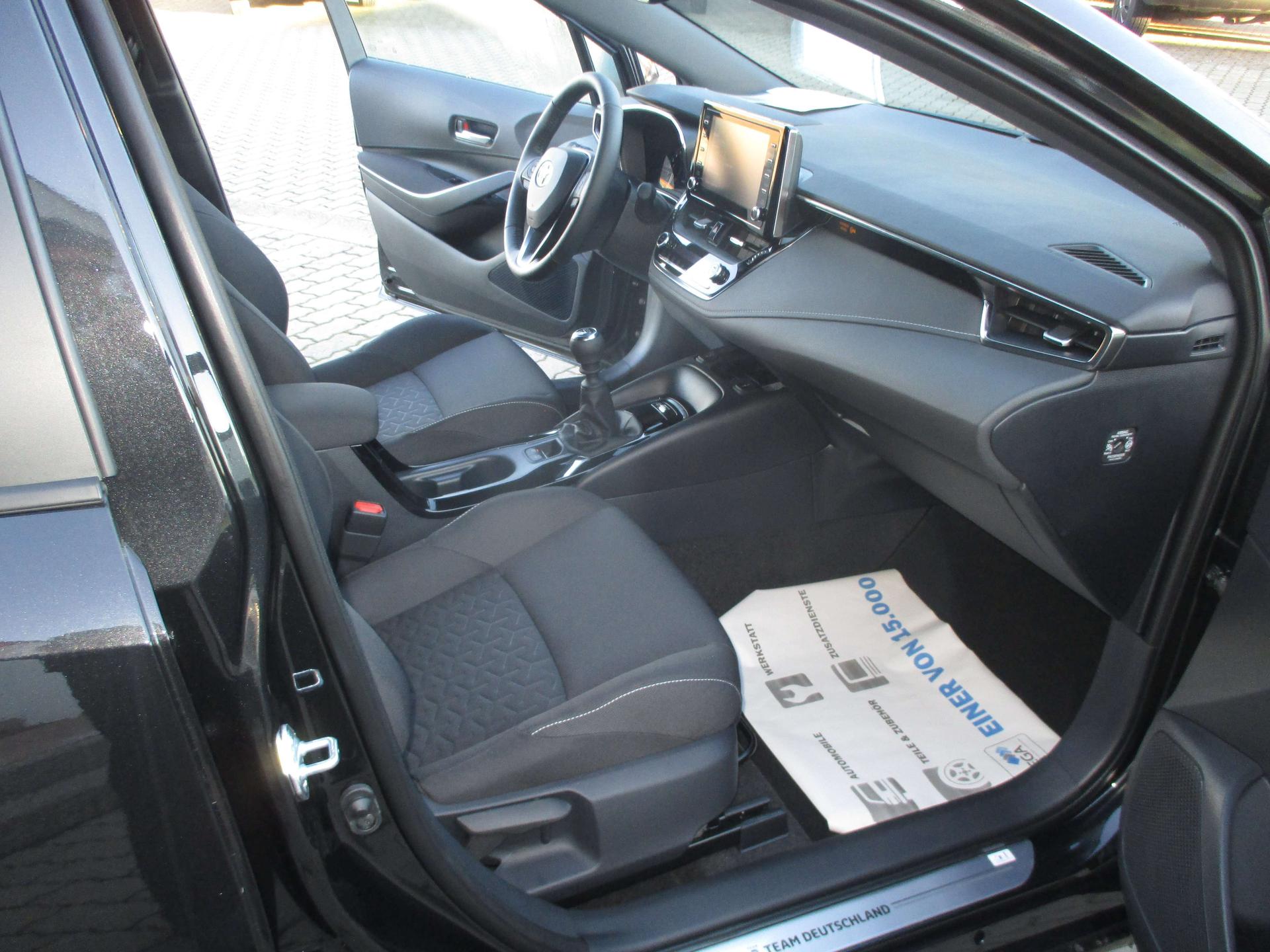 Toyota Corolla 1,2 Team D mit Technik-Paket - günstig kaufen
