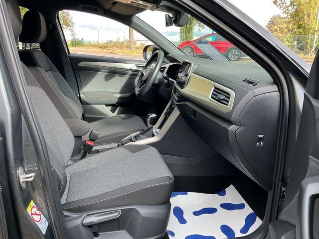 Volkswagen T-Roc 1.5 TSI DSG Move mit STANDHEIZUNG und AHK 