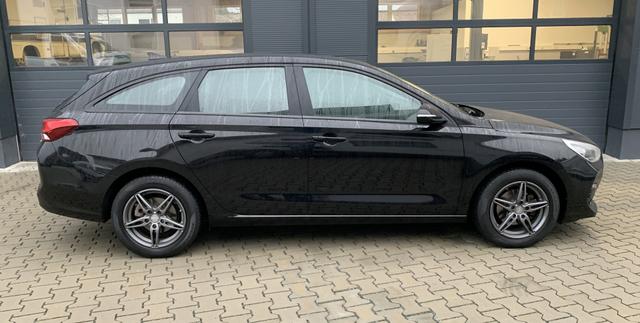 Hyundai i30 Kombi 1.4 Trend*CarPlay*Sitzheizung*PDC*Lane Assist*Navi* 