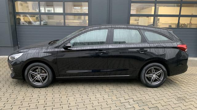 Hyundai i30 Kombi 1.4 Trend*CarPlay*Sitzheizung*PDC*Lane Assist*Navi* 