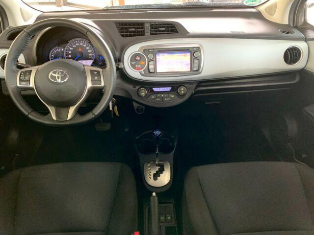 Toyota Yaris Life Hybrid 75ps Autom Kamera Navi 1 Hand