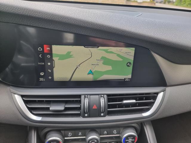 Alfa Romeo Giulia Veloce Q4 Automatik I NAVI Schiebedach 