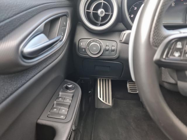 Alfa Romeo Giulia Veloce Q4 Automatik I NAVI Schiebedach 