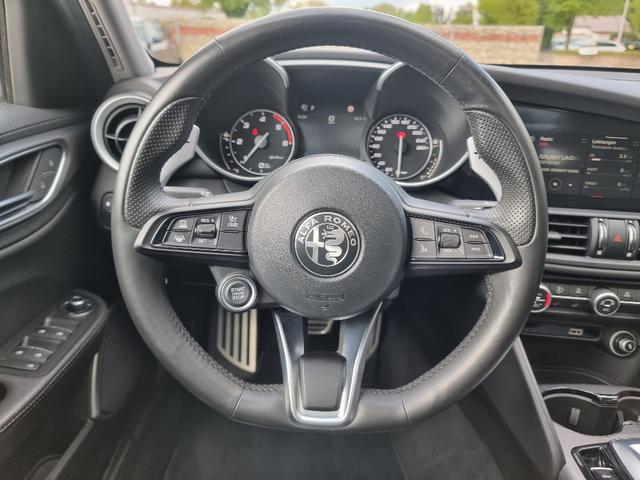 Alfa Romeo Giulia Veloce Q4 Automatik I NAVI Schiebedach 