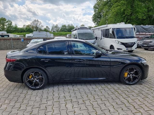 Alfa Romeo Giulia Veloce Q4 Automatik I NAVI Schiebedach 
