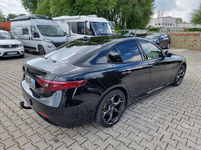 Alfa Romeo Giulia Veloce Q4 Automatik I NAVI Schiebedach 