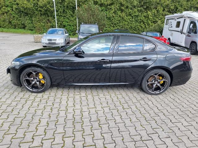 Alfa Romeo Giulia Veloce Q4 Automatik I NAVI Schiebedach 