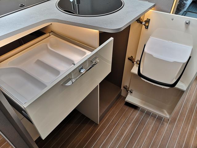 Etrusco Teilintegrierte Fiat 24 T7400SB | Complete Selection Gasregler DuoControl + EisEx Markise Hubbett Sofort verfügbar! 