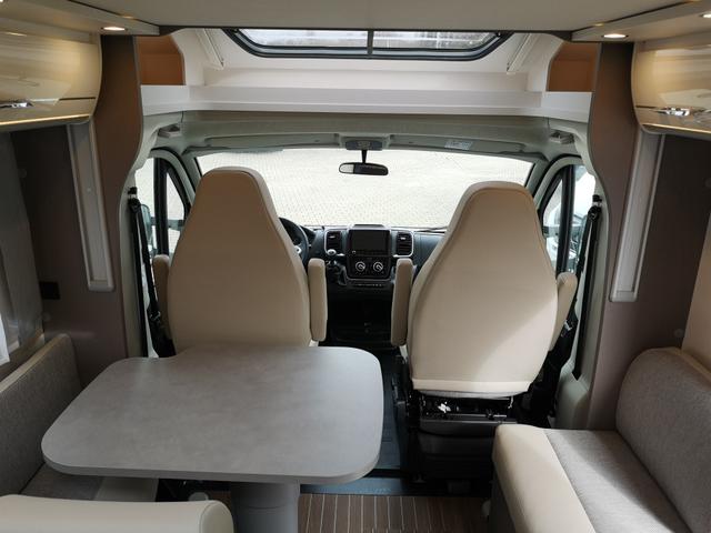 Etrusco Teilintegrierte Fiat 24 T7400SB | Complete Selection Gasregler DuoControl + EisEx Markise Hubbett Sofort verfügbar! 