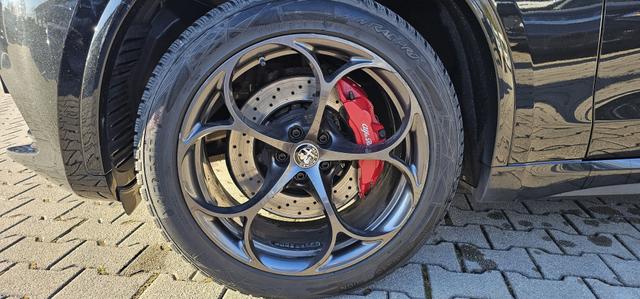 Alfa Romeo Stelvio 2.9 V6 Bi-turbo Quadrifoglio Q4 