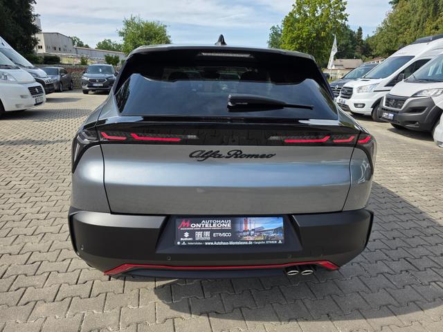 Alfa Romeo Junior Ibrida Speciale 1.2 VGT 