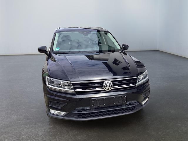 Volkswagen / Tiguan / Schwarz / / / 