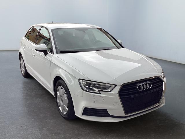 Audi / A3 Sportback / Weiß / / / 