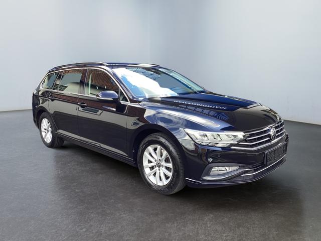 Volkswagen / Passat Variant / Schwarz / / / 