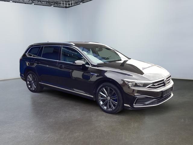 Volkswagen / Passat Variant / Braun / / / 