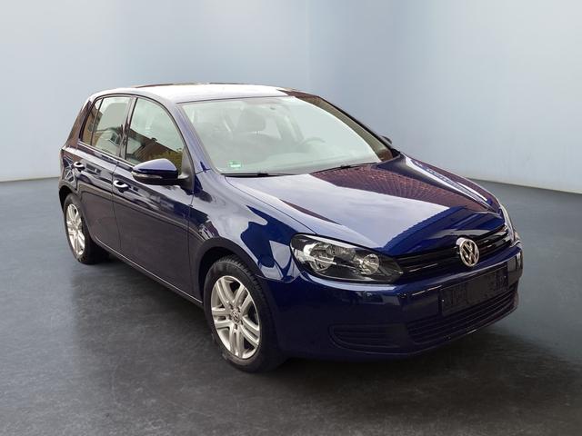 Volkswagen / Golf / Blau / / / 