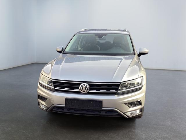 Volkswagen / Tiguan / Gold / / / 