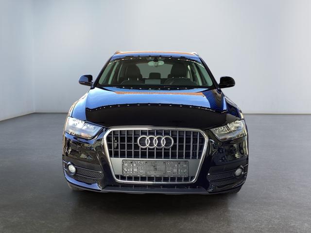 Audi / Q3 / Schwarz / / / Q3 1.4 TFSI
