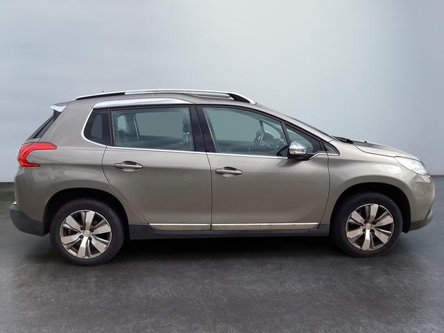 Peugeot / 2008 / Grau / / / 1.6 16V VTi 120 Allure 1.6 16V VTi 120 EU5 Allure
