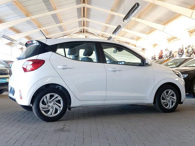 Hyundai i10 1,0 Select 5-Gang KAMERA NAVI NEBELS PDC 