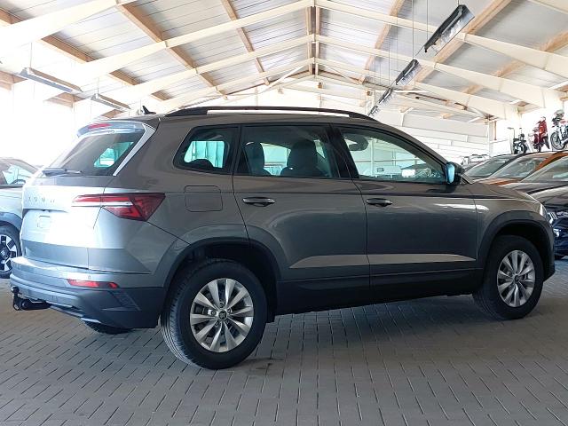 Skoda Karoq 1,5 TSI DSG Selection AHK Kamera LED PDC Winterpaket 