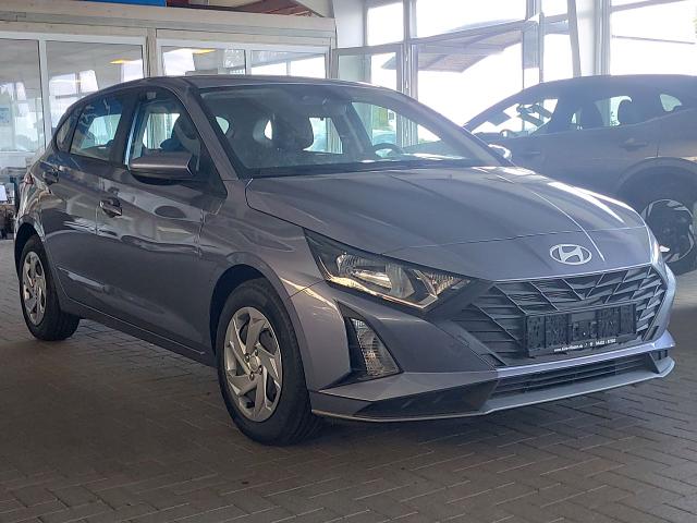 Hyundai i20 1,2i Comfort Kamera Klima Navi PDC 