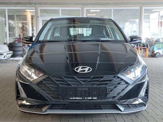 Hyundai i20 1,2i Comfort Kamera Klima Navi PDC 