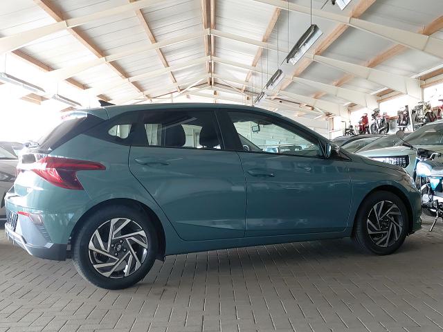 Hyundai i20 1,2i Select Alu Klima Kamera NAVI PDC 