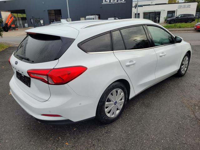 Ford Focus Cool /1 Jahr Garantie/TÜV Neu /1.Hand/NAVI 