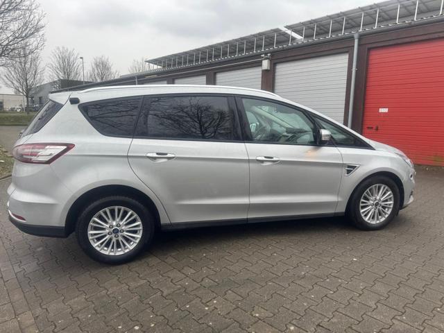 Ford S-MAX 1 Jahr Garantie/ TÜV NEU /Kamera/NAVI/SHZ 
