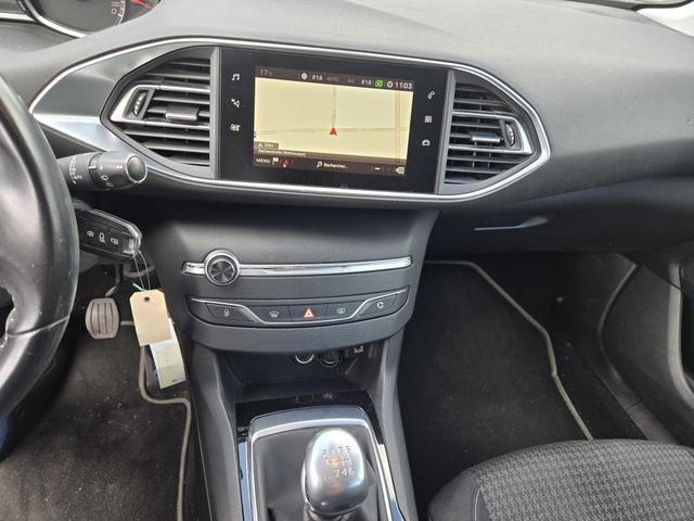 Peugeot 308 SW Active Business /1.Hand/SHZ/PDC 