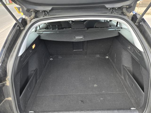 Peugeot 308 SW Active Business /1.Hand/SHZ/PDC 