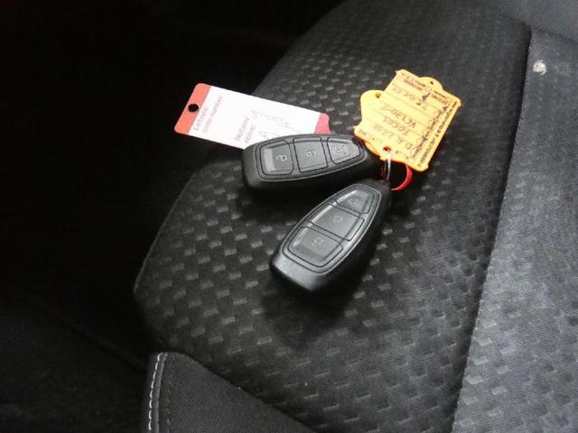 Ford Focus Cool & Connect/1 Jahr Garantie/TÜV Neu /1.Hand/NAVI 