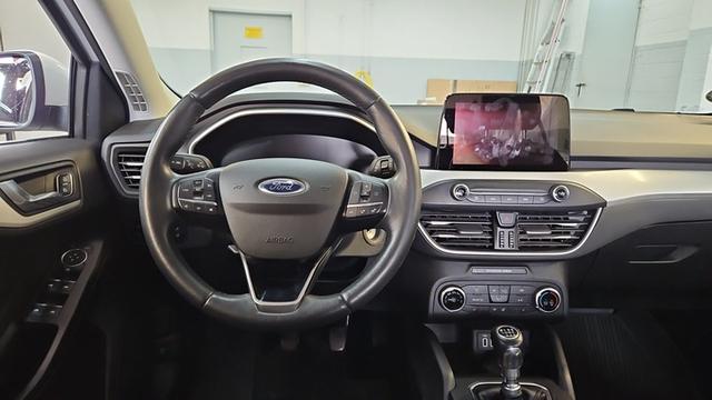 Ford Focus Cool & Connect/Garantie/TÜV Neu /1.Hand/NAVI 