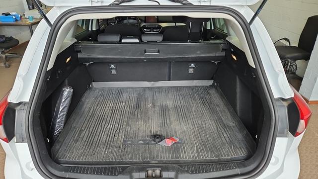 Ford Focus Cool & Connect/Garantie/TÜV Neu /1.Hand/NAVI 