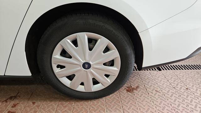 Ford Focus Cool & Connect/Garantie/TÜV Neu /1.Hand/NAVI 