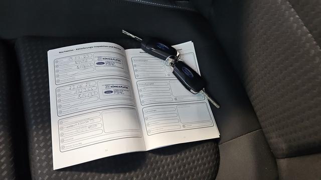 Ford Focus Cool & Connect/Garantie/TÜV Neu /1.Hand/NAVI 
