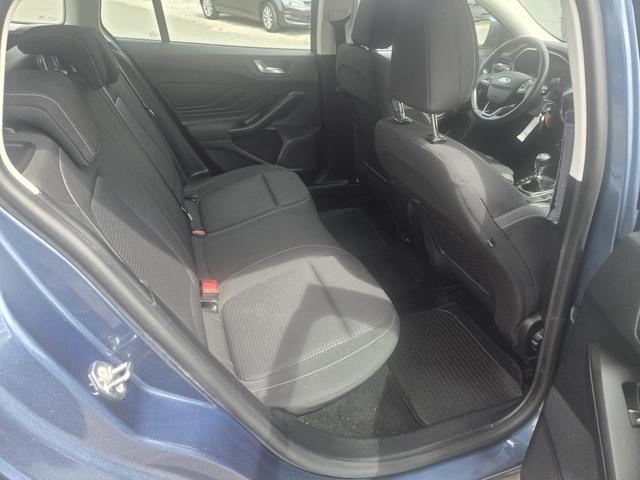 Ford Focus Cool & Connect/1 Jahr Garantie/TÜV Neu /1.Hand/Kamera 