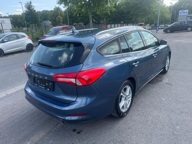Ford Focus Cool & Connect/1 Jahr Garantie/TÜV Neu /1.Hand/Kamera 